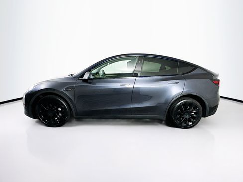 Used 2024 Tesla Model Y Long Range AWD/4WD image 4