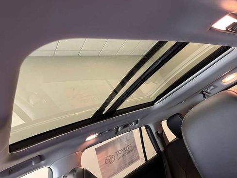 New 2026 Toyota Highlander Platinum image 19