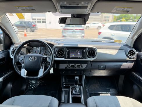 Used 2019 Toyota Tacoma SR5 w/ SR5 Appearance Package (SM) RWD image 15