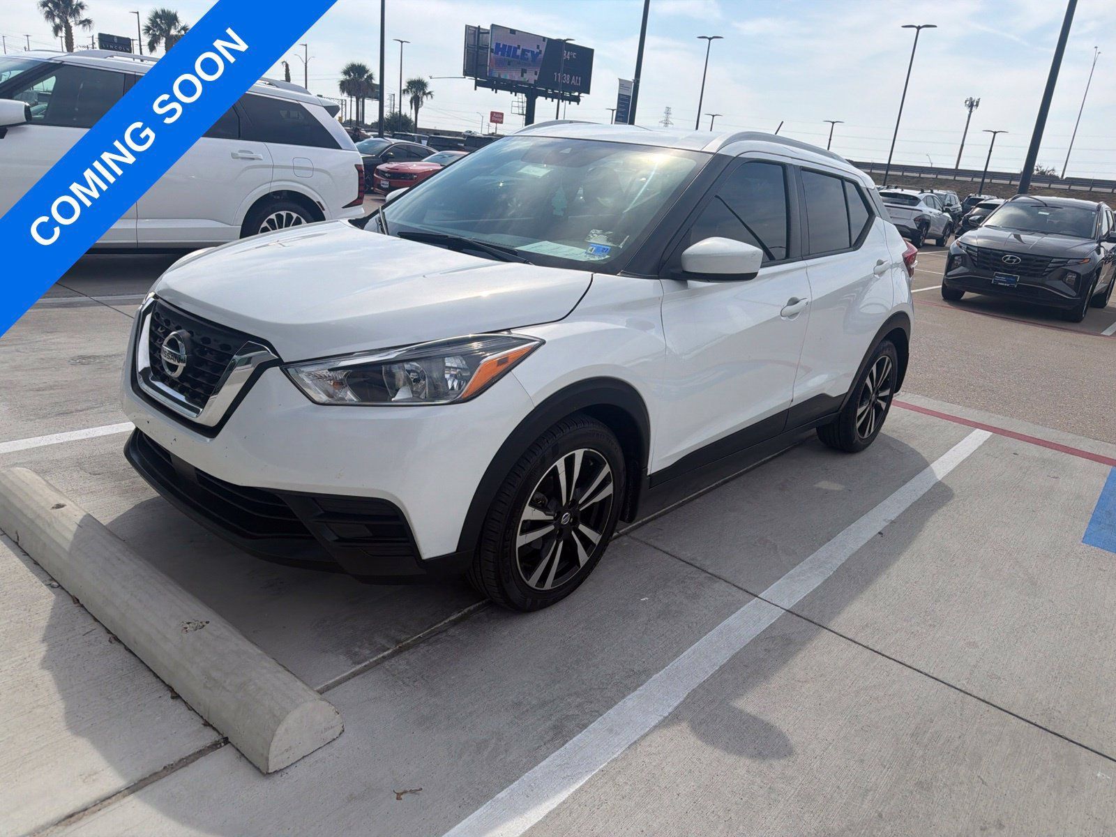 Used 2020 Nissan Kicks SV FWD image 2
