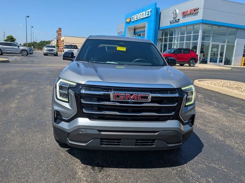 Used 2025 GMC Terrain Elevation AWD/4WD image 2