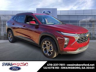 Used 2025 Chevrolet Trax LT video 1