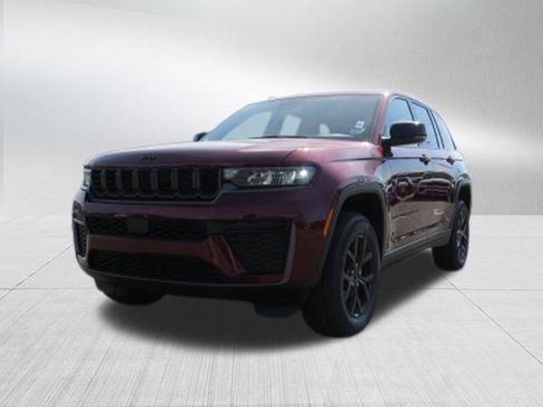 New 2026 Jeep Grand Cherokee Altitude RWD image 7