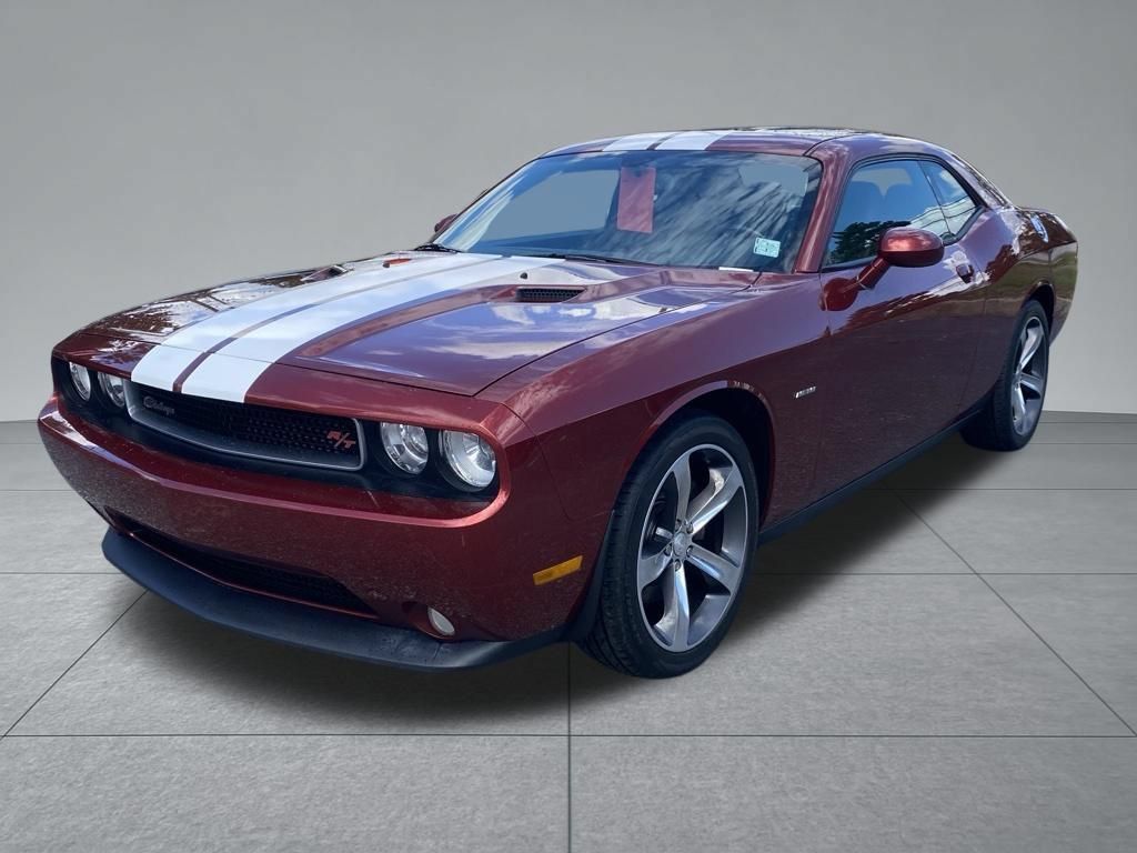 Used 2014 Dodge Challenger R/T RWD image 2