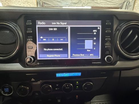 Used 2021 Toyota Tacoma TRD Sport w/ Technology Package AWD/4WD image 17