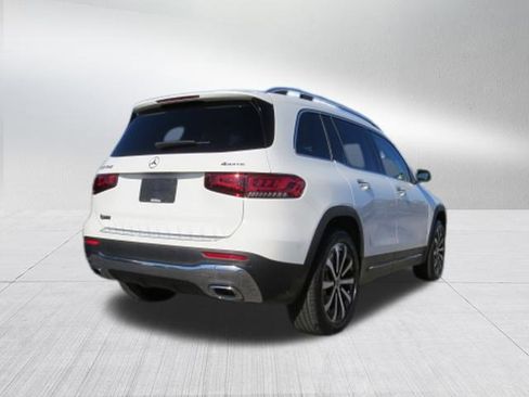 Used 2022 Mercedes-Benz GLB 250 4MATIC image 3