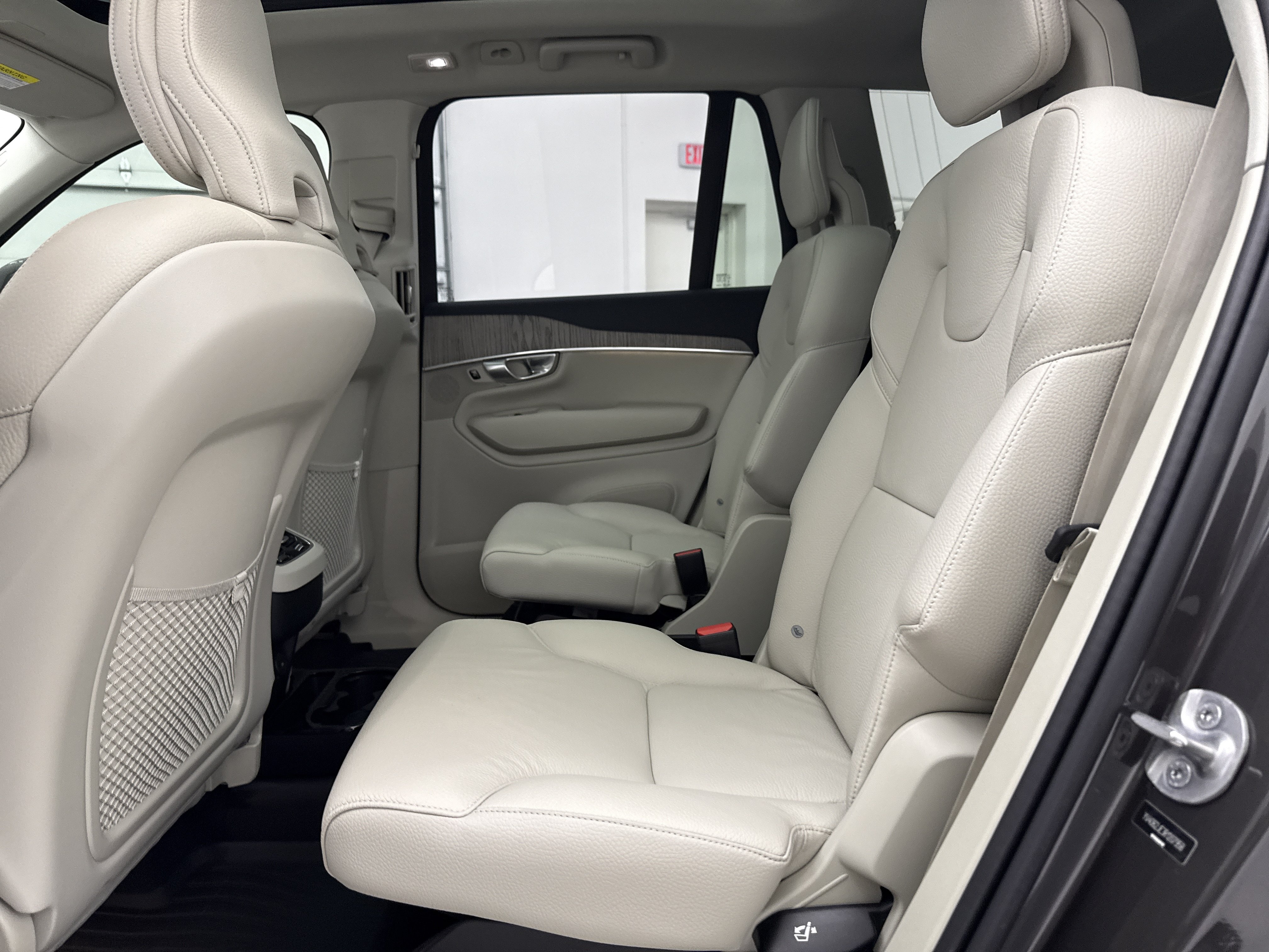 Certified 2024 Volvo XC90 B6 Plus w/ Protection Package Premier AWD/4WD image 24