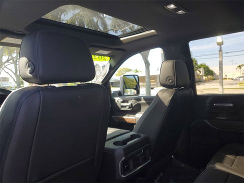 Used 2020 Chevrolet Silverado 2500 High Country image 13