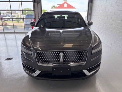 Used 2019 Lincoln Nautilus Premier AWD/4WD image 3