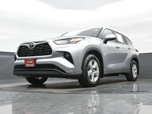 Used 2024 Toyota Highlander Limited AWD/4WD image 27