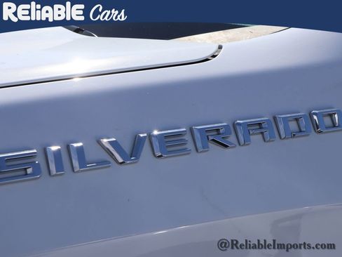 Used 2020 Chevrolet Silverado 1500 Custom w/ Custom Value Package image 14