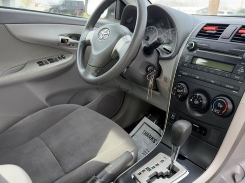 Used 2010 Toyota Corolla image 44