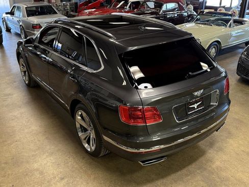 Used 2018 Bentley Bentayga image 15