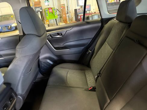 Used 2025 Toyota RAV4 XLE w/ Convenience Package AWD/4WD image 33
