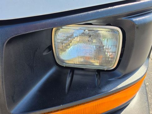 Used 2013 Chevrolet Express 2500 RWD image 18