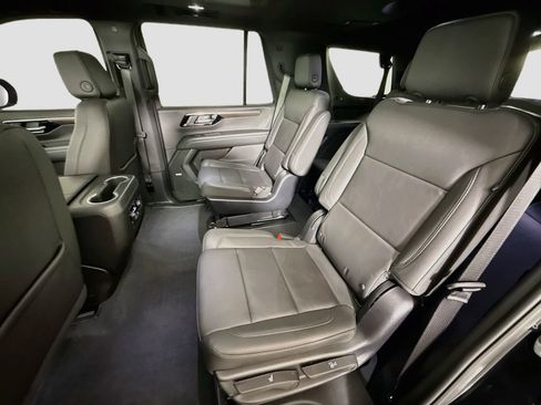 Used 2025 Chevrolet Tahoe Z71 w/ Z71 Off-Road Package AWD/4WD image 25
