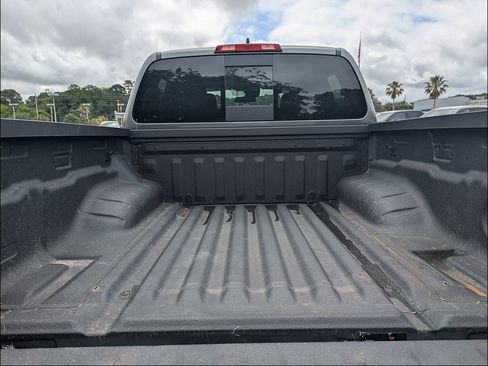Used 2025 Nissan Frontier SV RWD image 13