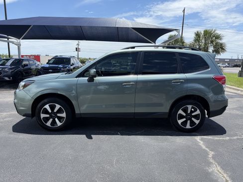 Used 2018 Subaru Forester 2.5i Limited AWD/4WD image 4