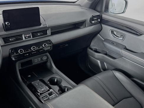 Certified 2024 Honda Pilot TrailSport image 23