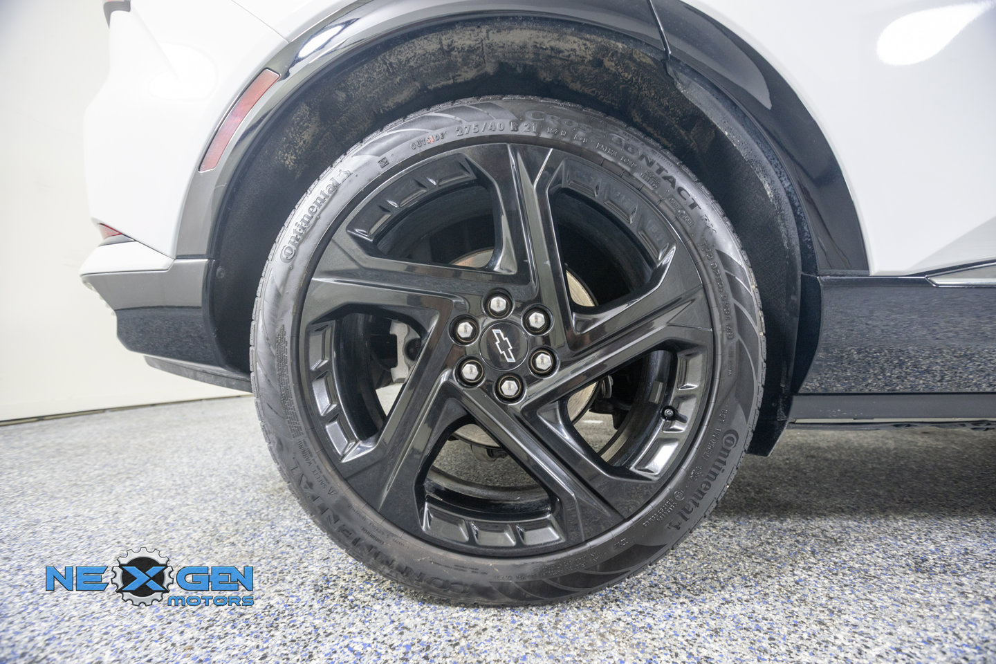 Used 2024 Chevrolet Equinox EV RS FWD image 45