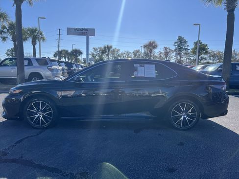 Used 2022 Toyota Camry SE image 7