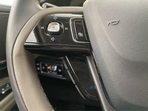 Used 2025 Lincoln Corsair Grand Touring image 23