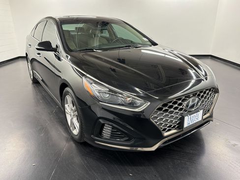 Used 2018 Hyundai Sonata Limited image 7