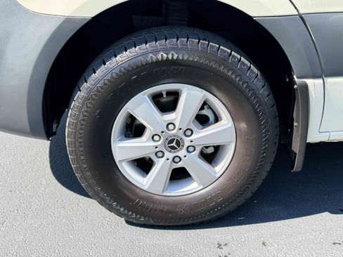 Used 2022 Mercedes-Benz Sprinter 1500 image 32