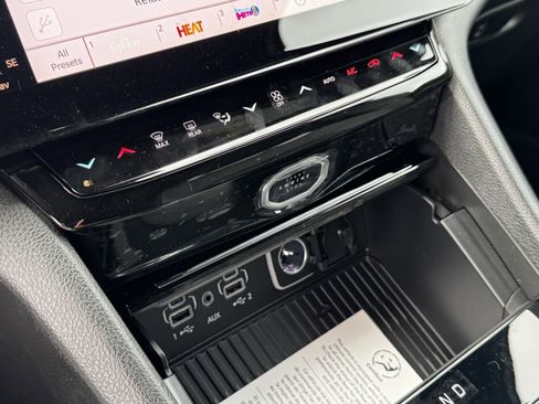 Used 2026 Jeep Grand Cherokee L Limited image 19