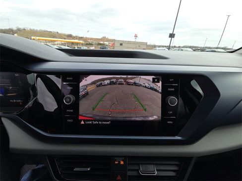 Used 2023 Volkswagen Taos SE image 22