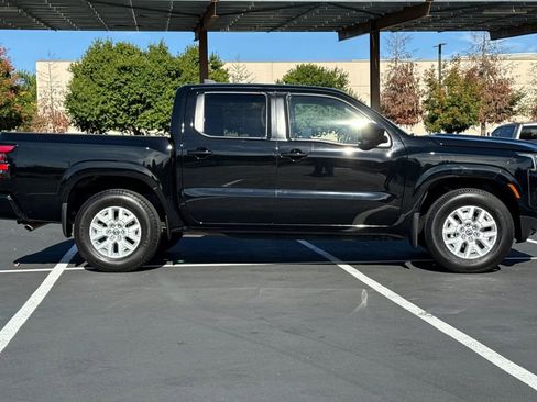 Used 2023 Nissan Frontier SV w/ Technology Package image 10