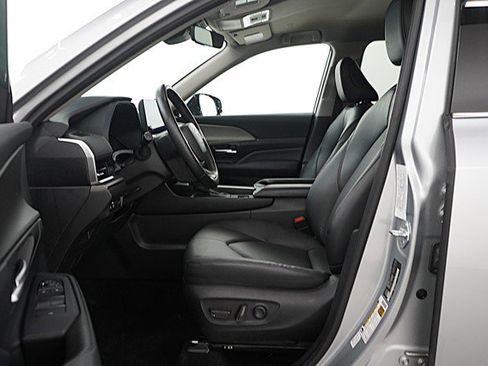 Used 2024 Toyota Grand Highlander XLE image 20