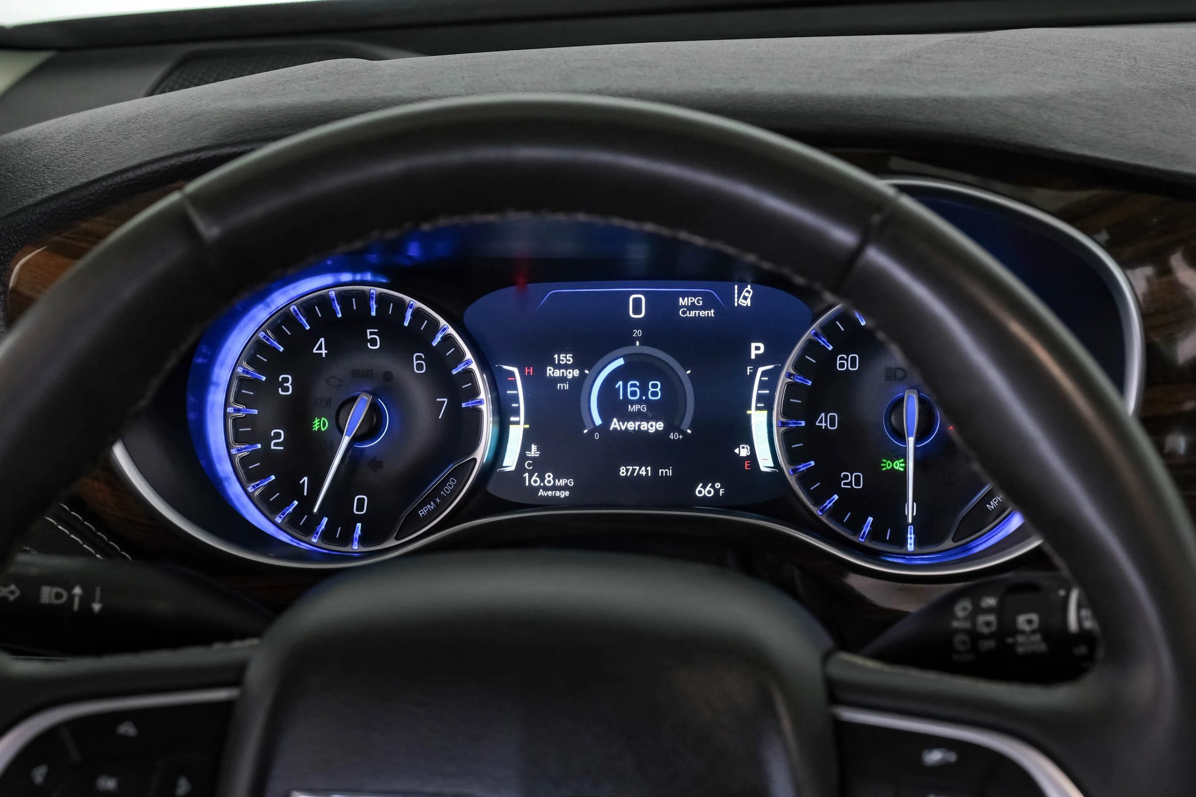 Used 2022 Chrysler Pacifica Limited FWD image 16