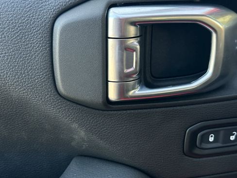 Used 2023 Jeep Wrangler Unlimited Rubicon 392 image 13