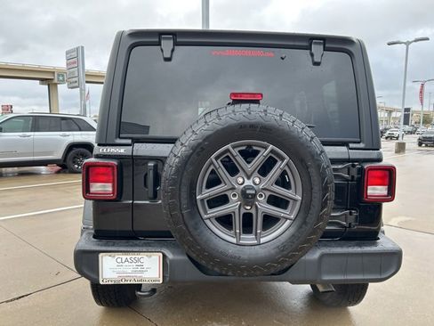 Used 2024 Jeep Wrangler Sport S image 7