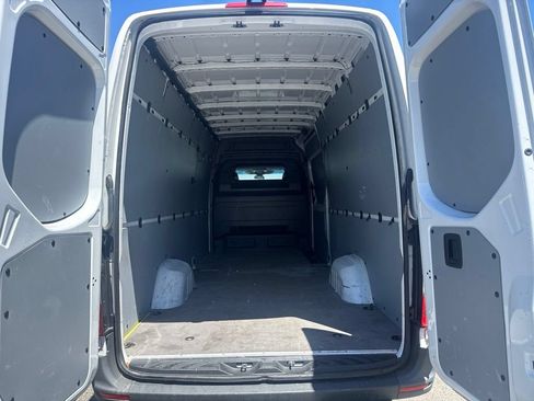 Used 2024 Mercedes-Benz Sprinter 2500 w/ Acoustic Package image 6