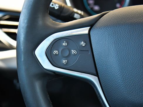 Used 2023 Chevrolet Traverse LT FWD image 35