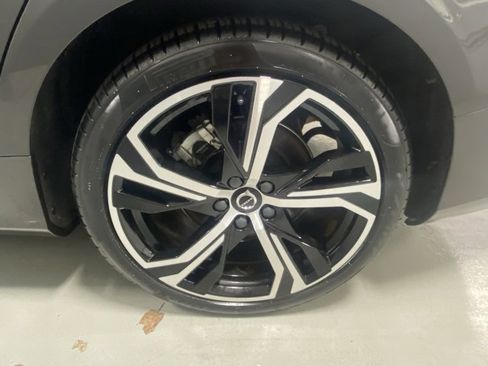 Certified 2025 Volvo S60 B5 Core image 5