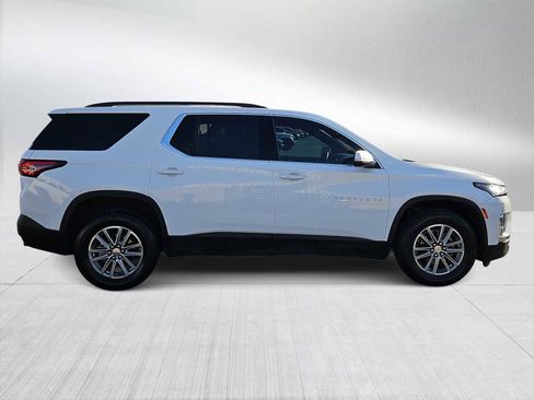 Used 2023 Chevrolet Traverse LT image 9