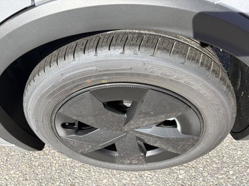 New 2026 Toyota Prius Plug-In Hybrid image 25