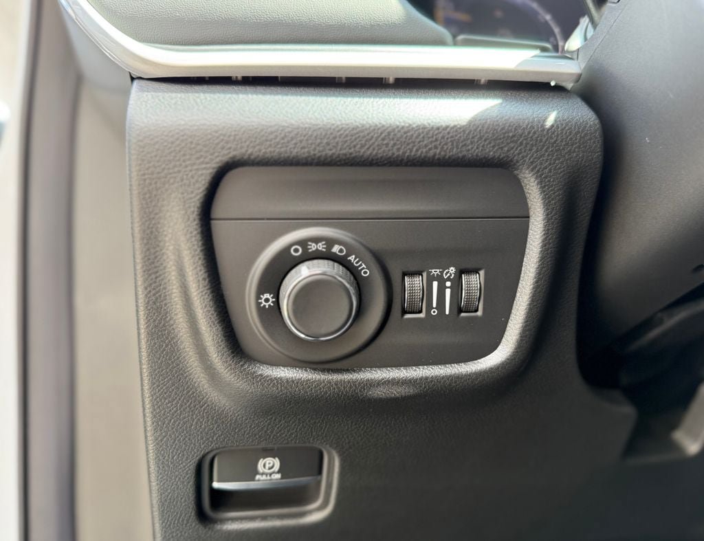 New 2026 Jeep Grand Cherokee Laredo X AWD/4WD image 20