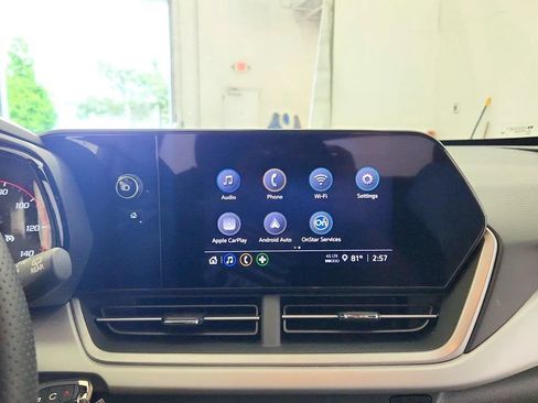 Used 2024 Chevrolet Trax RS FWD image 16