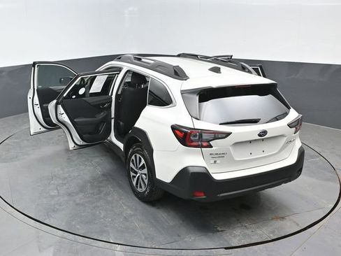 Used 2025 Subaru Outback Premium AWD/4WD image 21