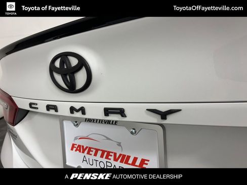 Used 2018 Toyota Camry XSE w/ Driver Assist Package image 3