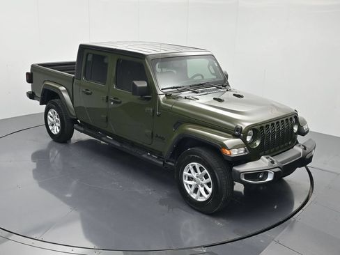 Used 2023 Jeep Gladiator Sport AWD/4WD image 31