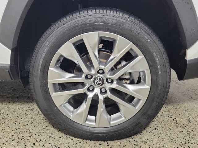 Used 2024 Toyota RAV4 XLE Premium FWD image 8