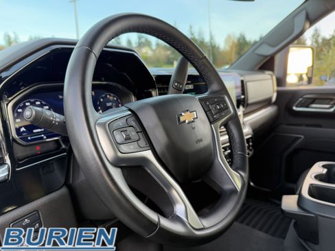 Used 2024 Chevrolet Silverado 2500 LT image 9