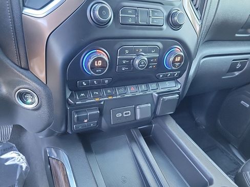 Used 2019 Chevrolet Silverado 1500 High Country w/ Technology Package image 20