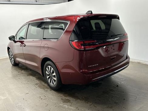 Used 2023 Chrysler Pacifica Touring-L image 34