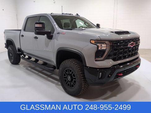Used 2025 Chevrolet Silverado 2500 ZR2 w/ Technology Package AWD/4WD image 1